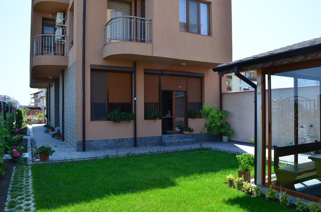 Guest House Georgievi Primorsko Eksteriør billede